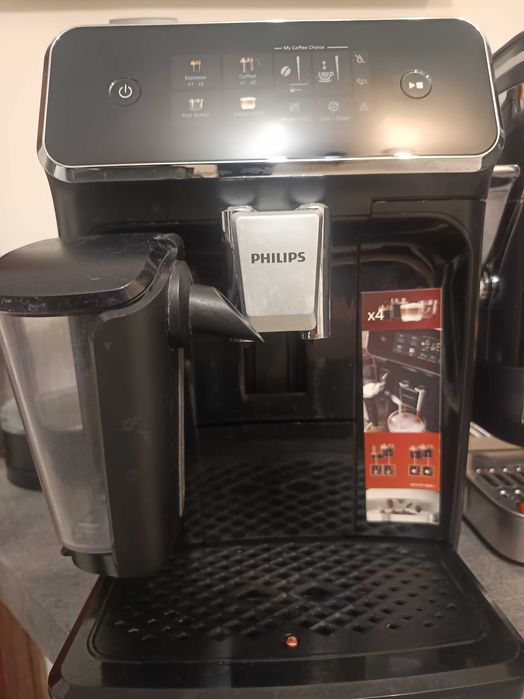 Кафе автомат Phillips LatteGo 2300