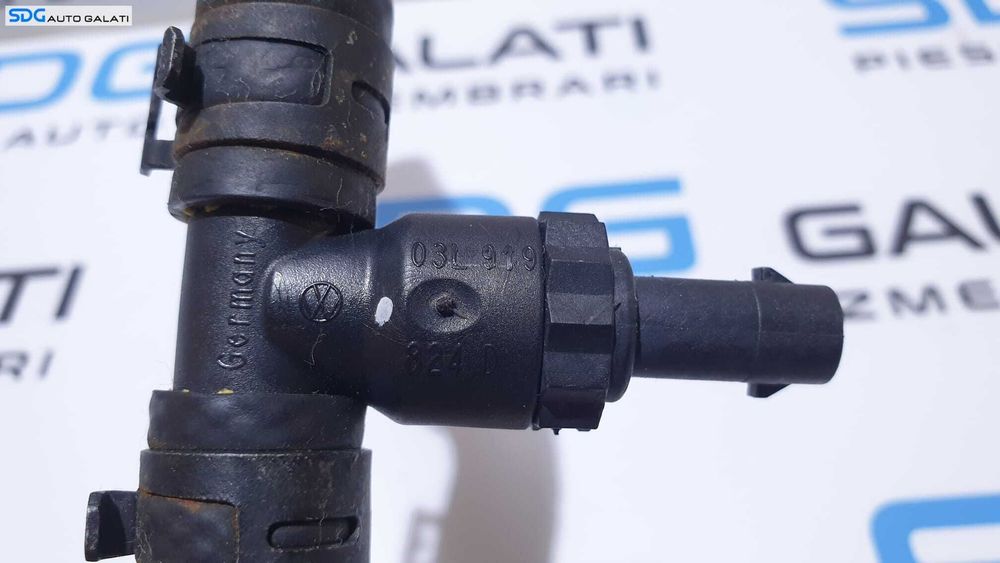 Furtun Conducta Cu Senzor Temperatura Combustibil Motorina Volkswagen Jetta 4 1.6 TDI CAYC 2011 - 2018 Cod 1K0130307BA 03L919824D