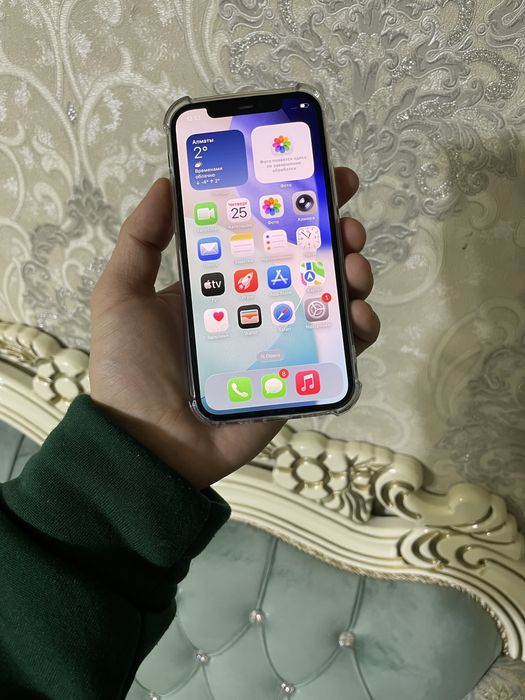 Продам телефон Айфон 12 128Gb