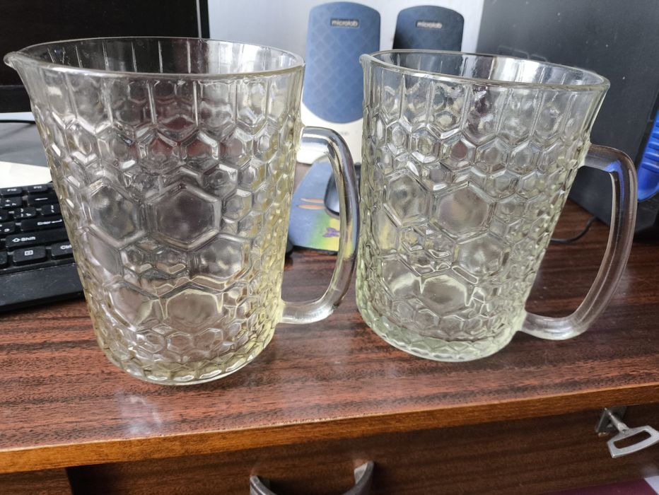 Кувшины стеклянные