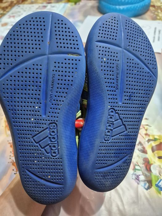 Сандали на Adidas 29 размер