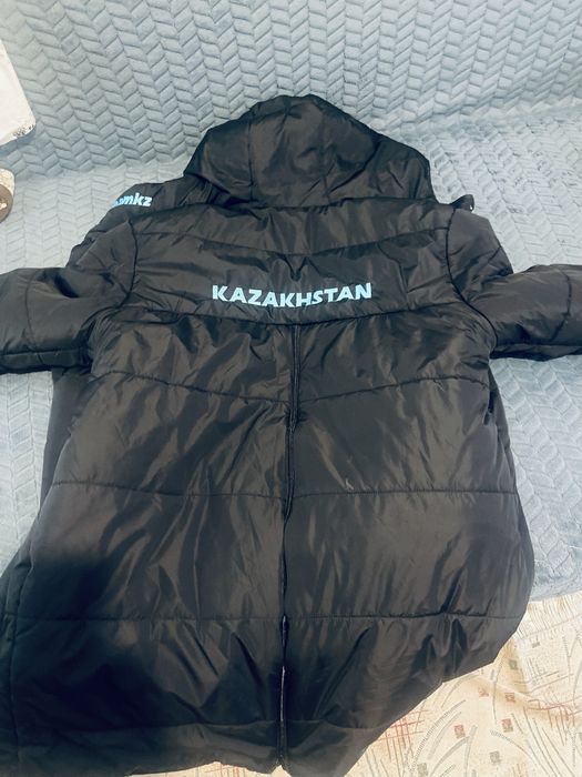 Зимний куртка сатылады