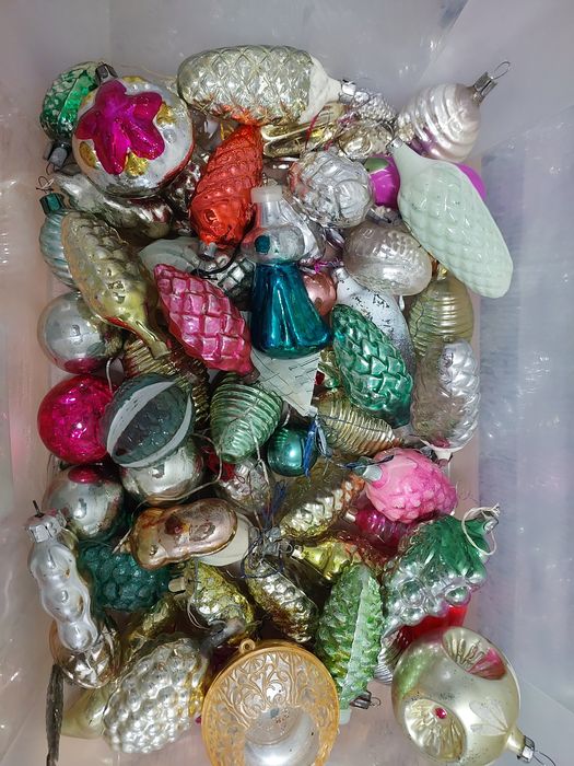 Продаются ёлочные игрушки