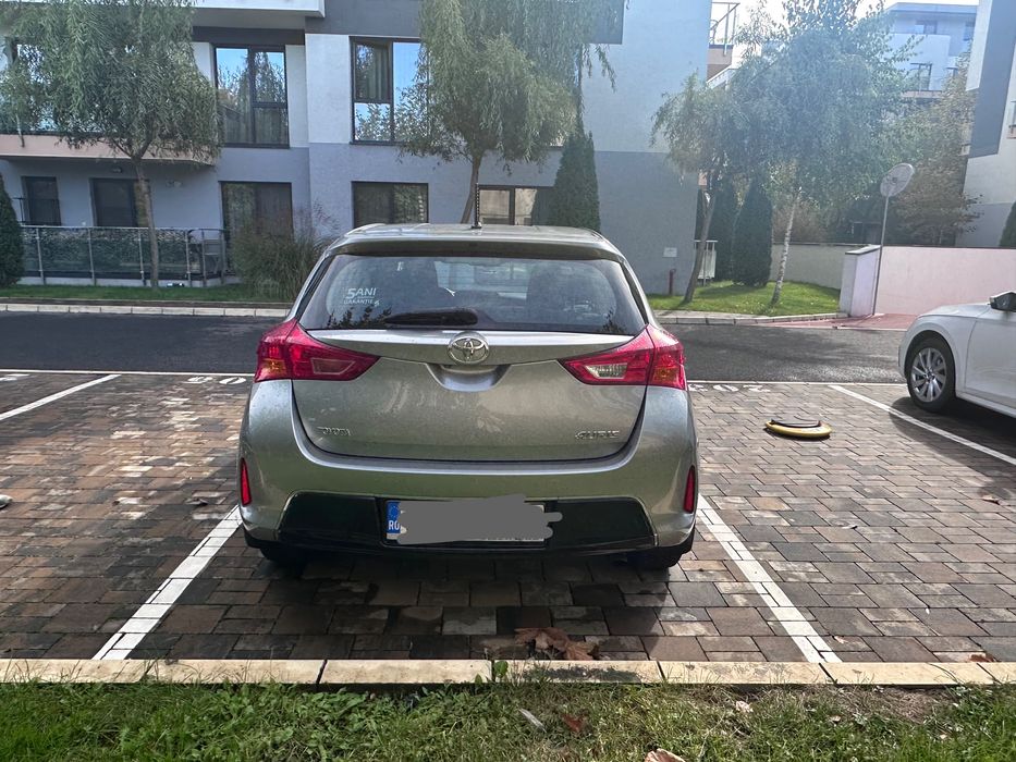 TOYOTA Auris 2014 — imagine 3