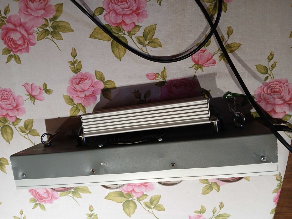 Лампа за растения и билки -spectro light blast 400