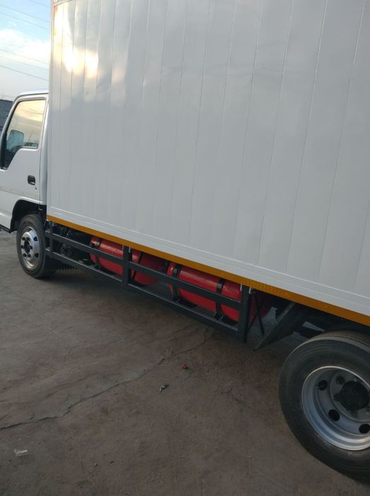 Isuzu sotiladi yili 2013 yurgan masofasi 400 ming km