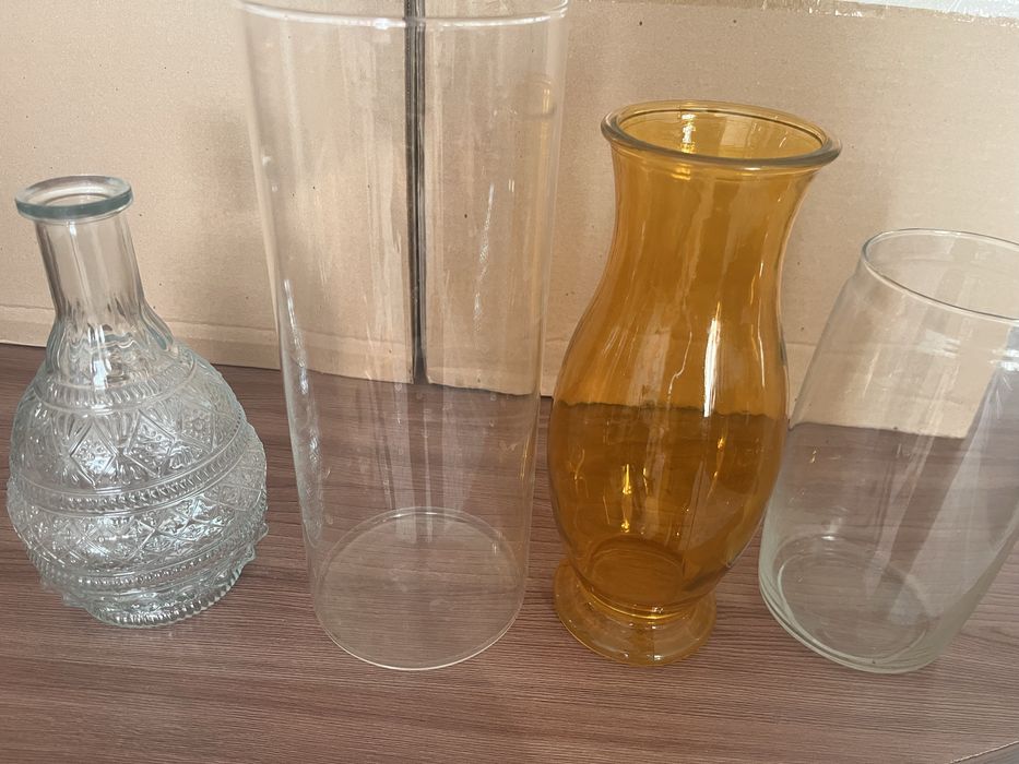 Стеклянные вазы по 200 тенге