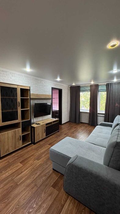 Продам 2 ком с современным ремонтом, 3 этаж, Франко 4