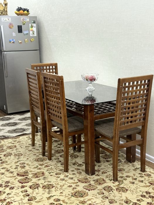 Kuxonniy mebel sotiladi