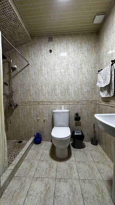 Продаётся дом 8 соток , 400м2 ,  3 уровня