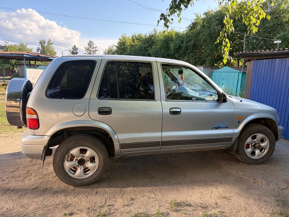 Продам машину Kia Sportage 1