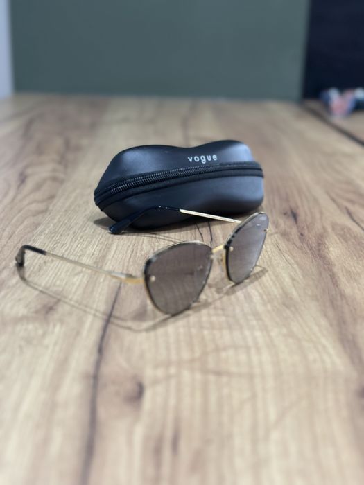 Слънчеви очила - Vogue - Cat eye