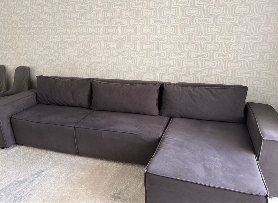 Продается диван в гостинную