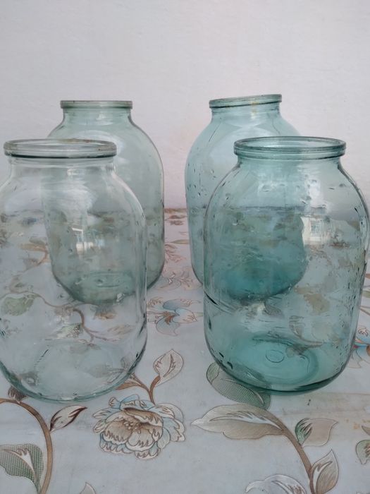 Продам банки 2х и 3х литровые