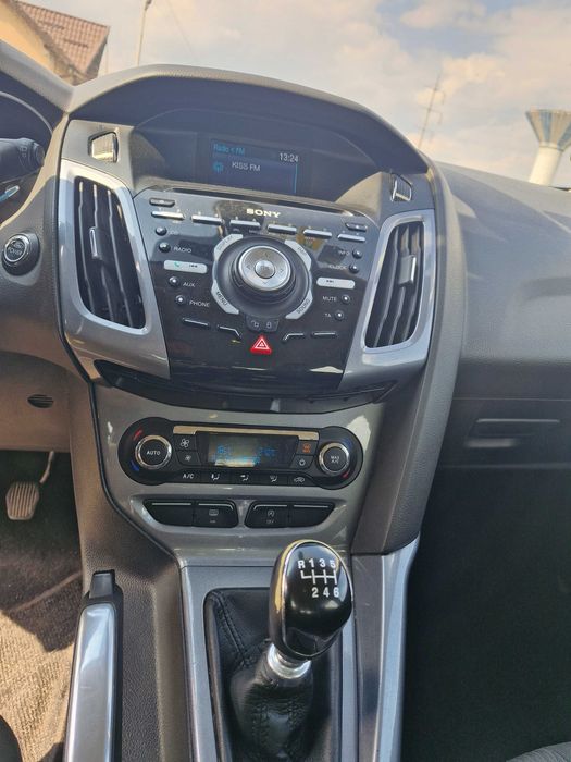 FORD Focus 2011 — imagine 13