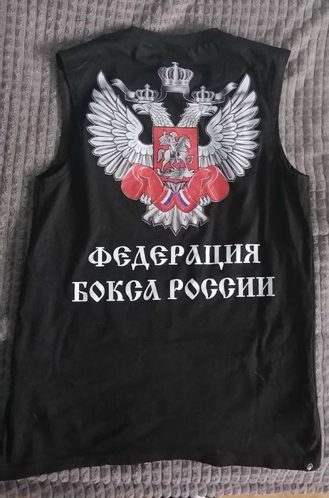 Тениска на призрак