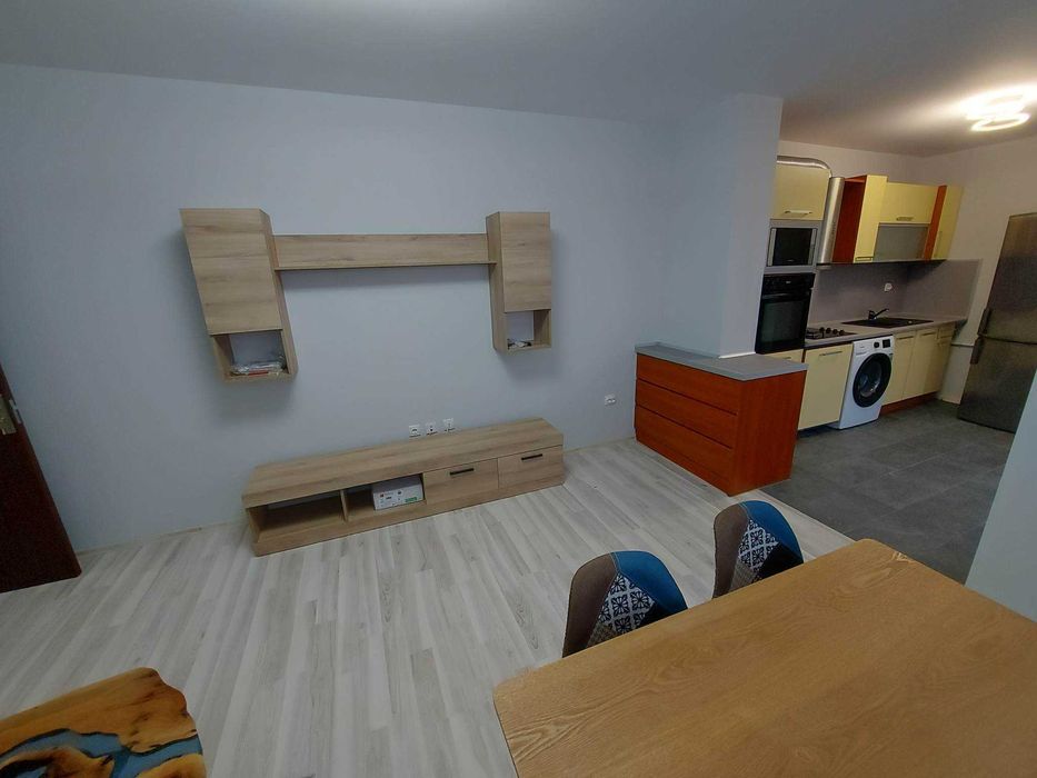 Дава се под наем Двустаен апартамент в Търговище, Център - 70 кв.м за 306 € - Снимка #6