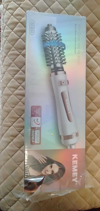 Продам фен - щётка Kemey Новый