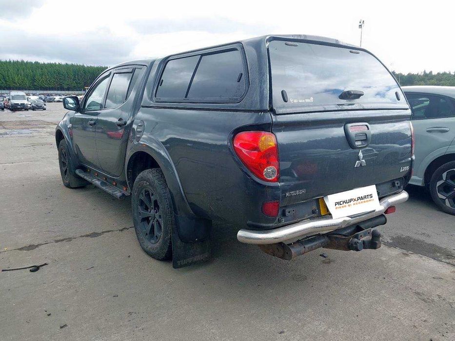 Dezmembrez Mitsubishi L200 2.5 Diesel 2013