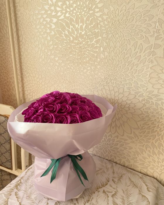 Букеты из атласных роз