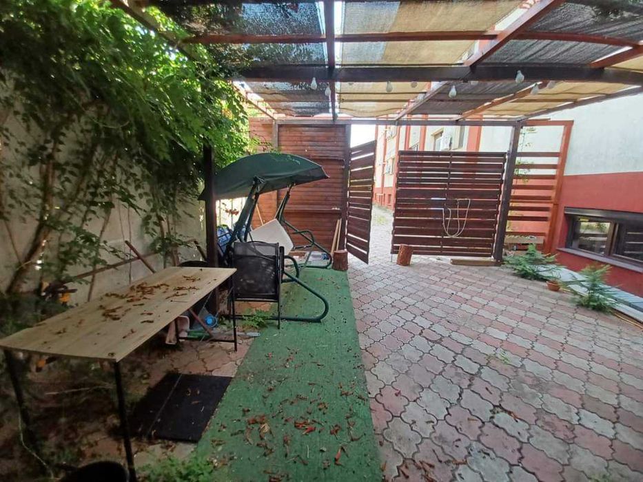 Apartament 2 camere cu curte si pergola