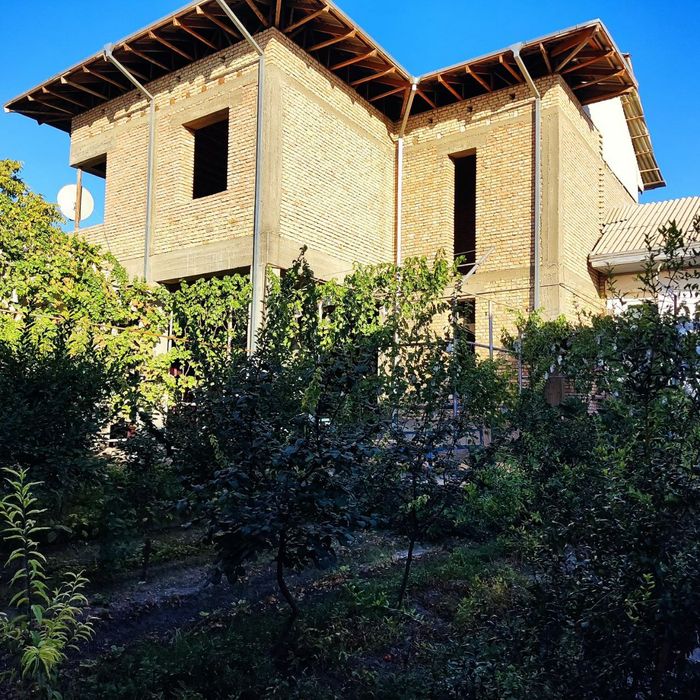 Ховли 9 сот  8 хона Дом уй жой