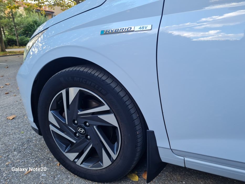Vand hyundai i20, benzina-Hybrid 48V,-7DCT, LedlLine, cutie automata