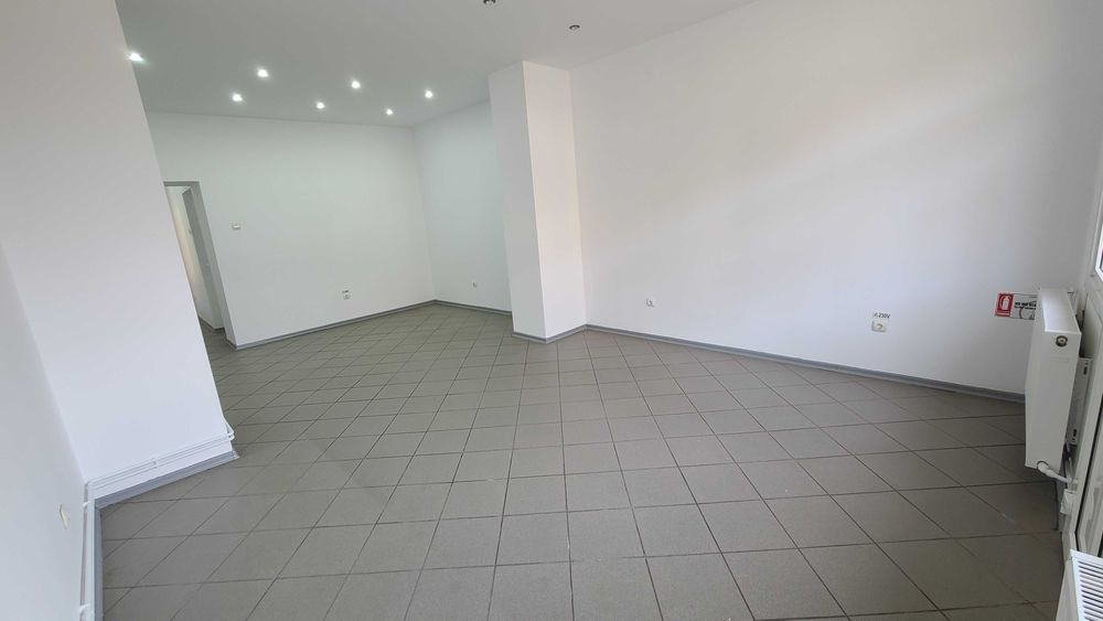 Închiriez spațiu comercial SAD 55 mp, zona Bălcescu pt cabinet medical