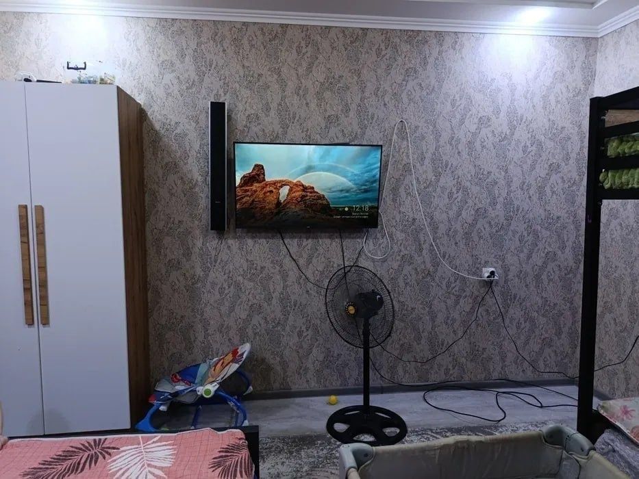1/4/4. Сергели 2. Дом - галерейка, квартира 31 м². Метро - 400 м.