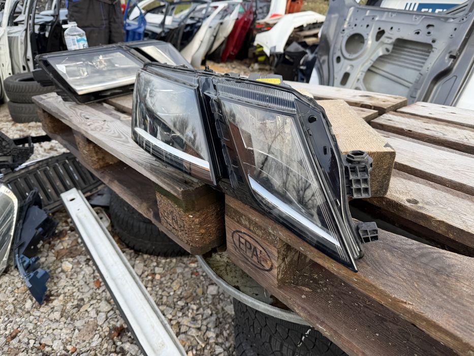 Фар Skoda Octavia 3