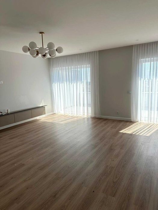 PENTHOUSE DE ÎNCHIRIAT –TÂRGU MUREȘ | 172 mp construiți | 111 mp utili | 2 locuri de parcare |