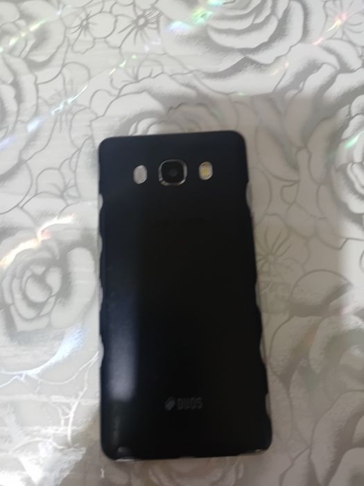 Телефон самсунг j510
