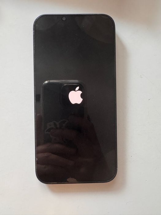 Чуден IPhone 14 Plus