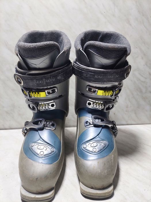 Clapari ski schi  Salomon mondo  26 corespunde mărimii 40