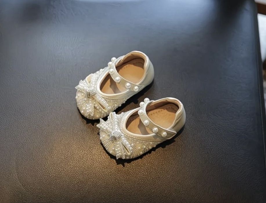 Продам туфли на девочку