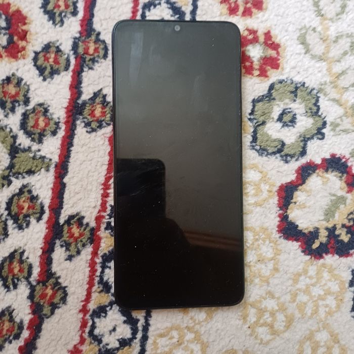 Продам срочно телефон