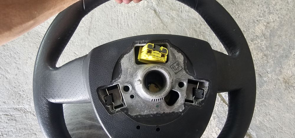 Volan cu comenzi 12 butoane pentru SEAT 2009-2012