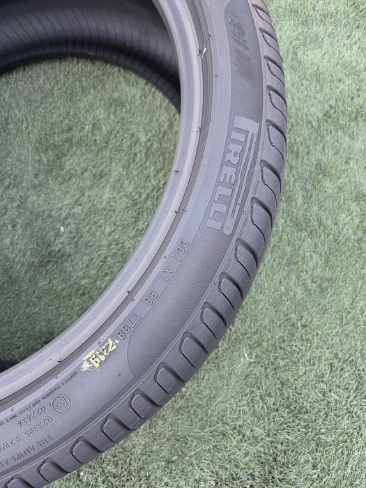 275 35 19 Pirelli RSC