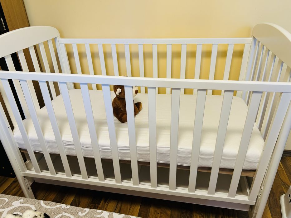 Vand patut bebelusi Erbesi cu roti, 2 nivele si laterala culisanta