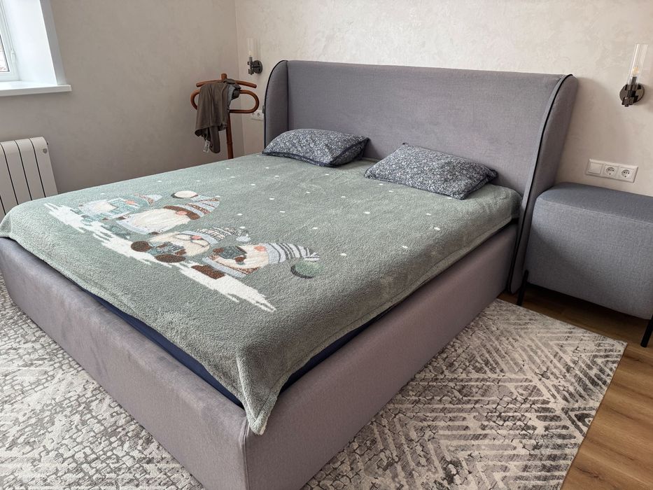 Кровать двуспальная