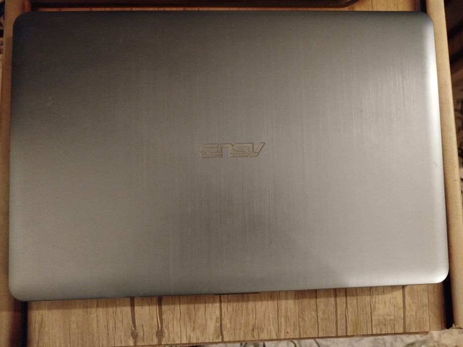 Asus noutbuk xolati alo 3 4 sot tutb baradi zaryadi