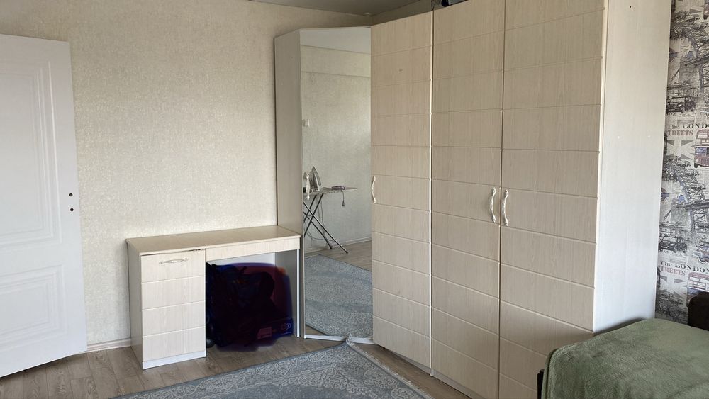 Продам спальный гарнитур 200.000