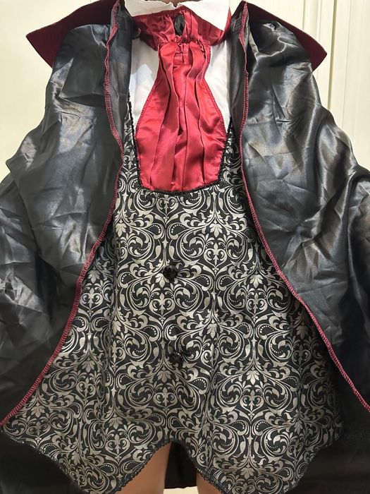 Карнавальный костюм вампира