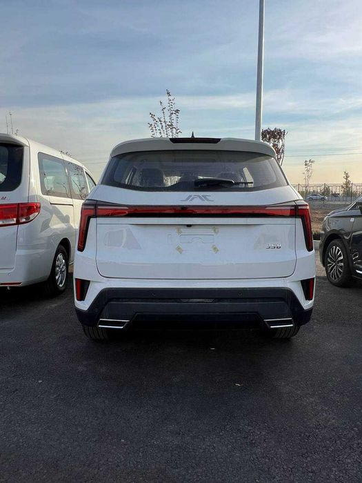 Продаётся новый JAC JS8 (без пробег)