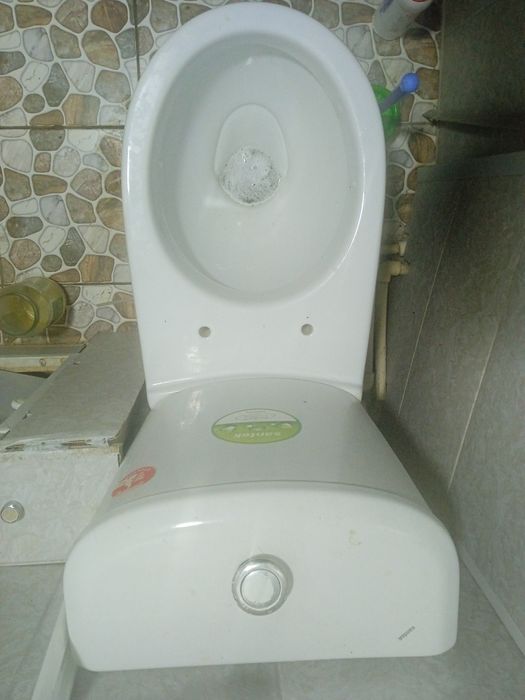 Продается унитаз российский в идеальном состоянии