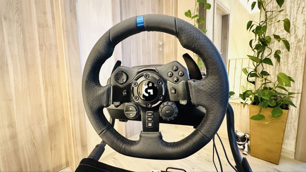 Logitech G923 TrueForce + Playseat Challenge | Stare impecabilă
