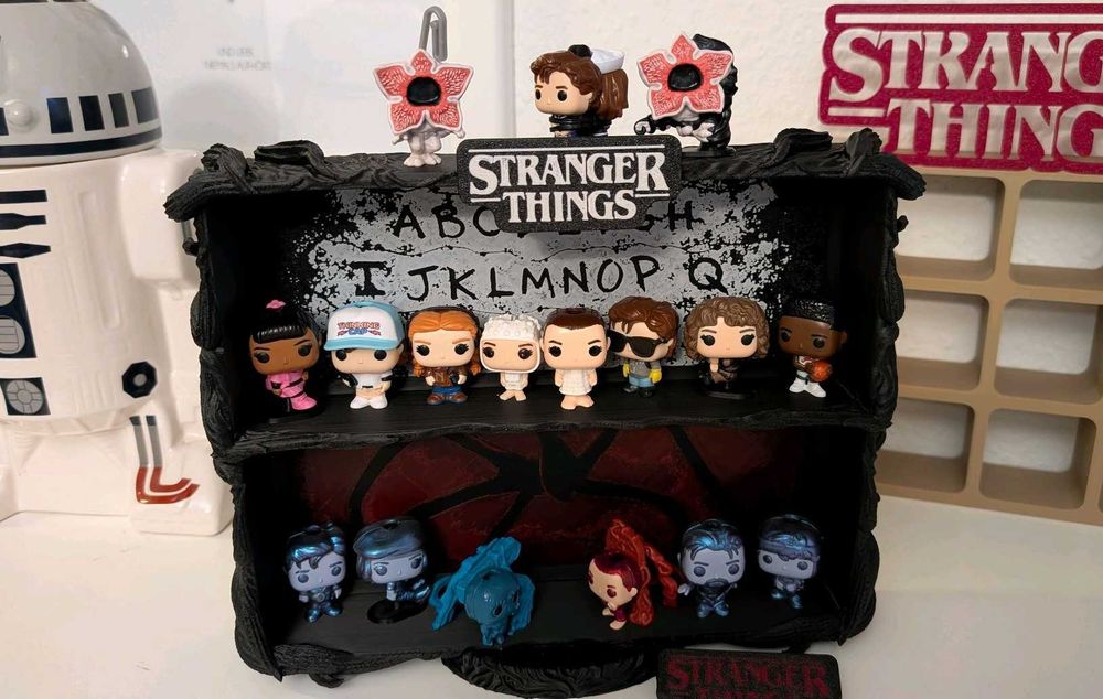 Stranger Things - Поставка за фигурки