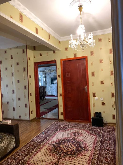 Продаю 5комнатную квартиру в Сергели6 сзади машинного базара