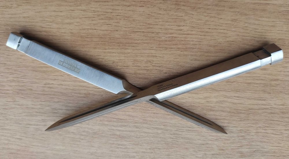 Нож за хвърляне с тройно острие DEFENDER XTREME