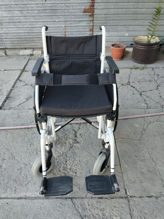 Инвалидное кресло